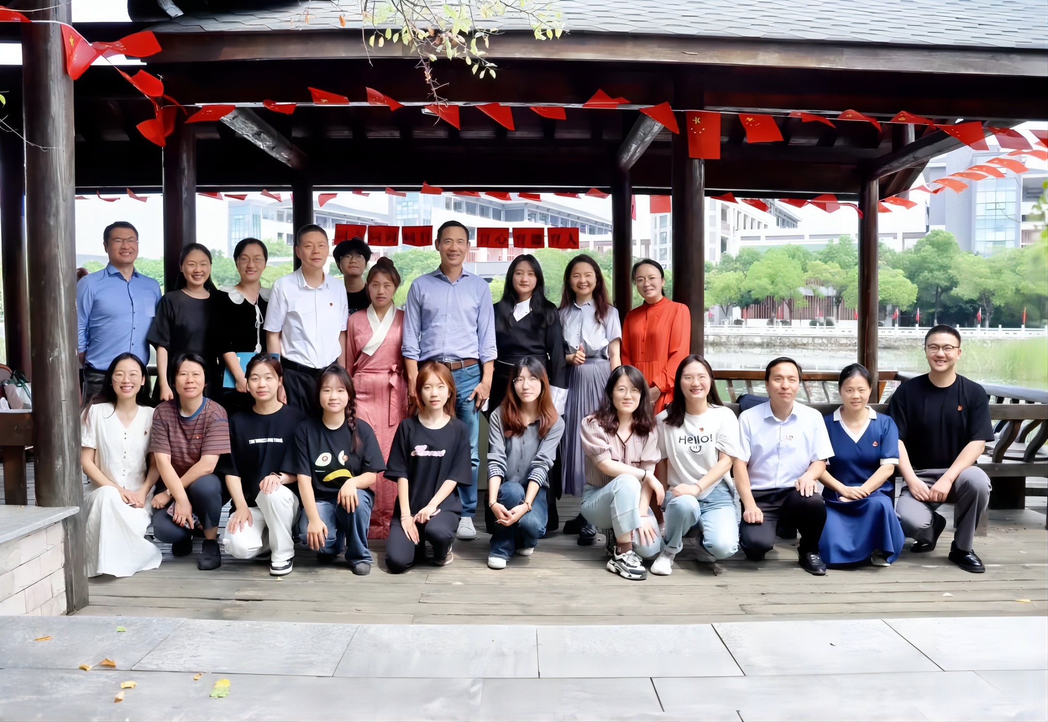 我校积极开展庆祝中华人民共和国成立75周年暨民族团结进步主题交流活动