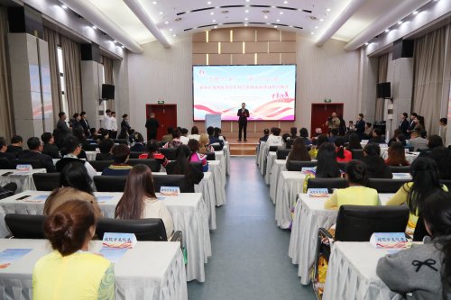 石榴花“弘” “新”心相“毅” ，新疆无锡各族青少年社会实践交流研学营开营仪式在我校举行